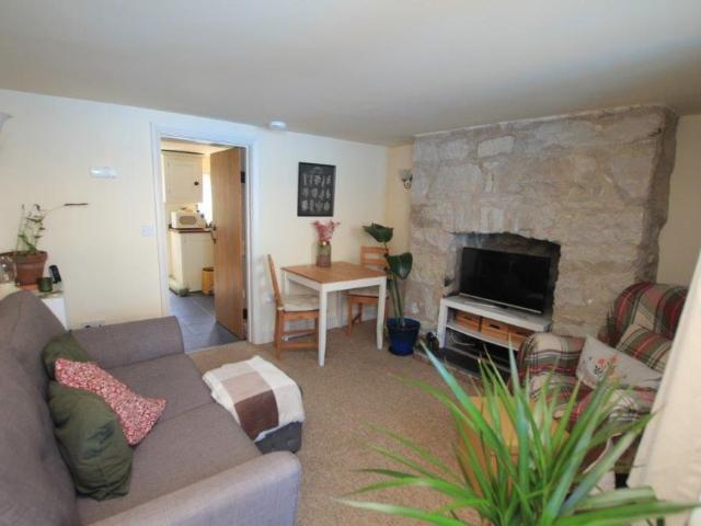 2 bedroom barn conversion to rent