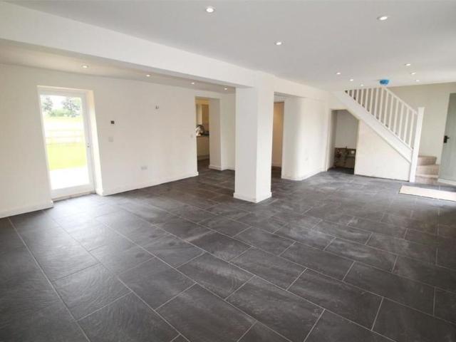 2 bedroom barn conversion to rent