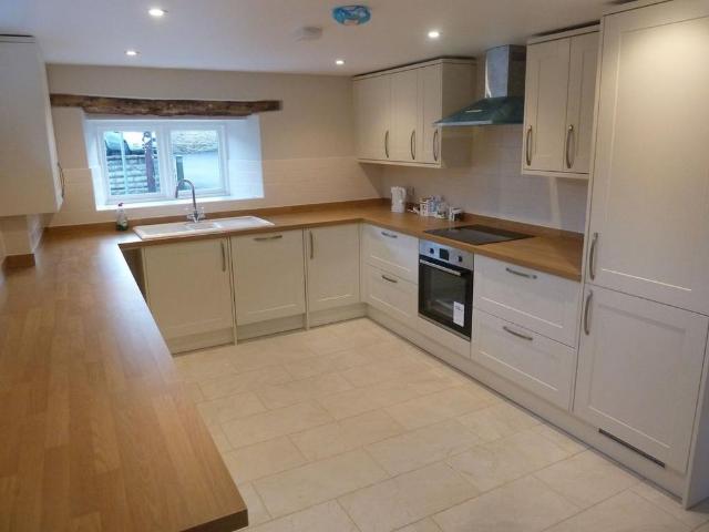 2 bedroom barn conversion to rent