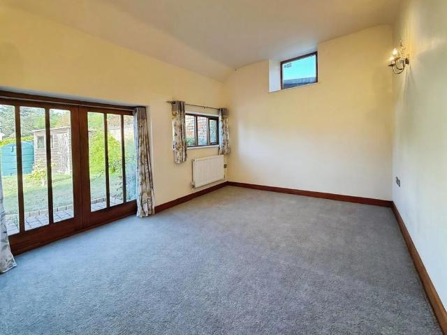 2 bedroom barn conversion to rent