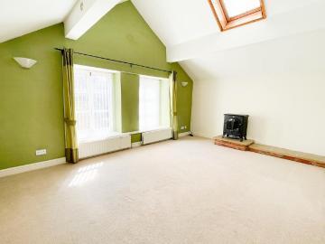 2 bedroom barn conversion to rent