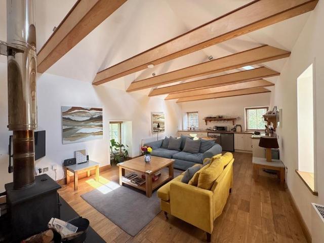 2 bedroom barn conversion to rent
