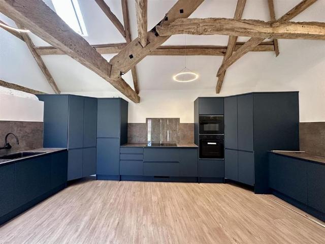 2 bedroom barn conversion to rent