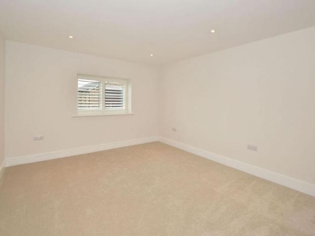 2 bedroom barn conversion to rent