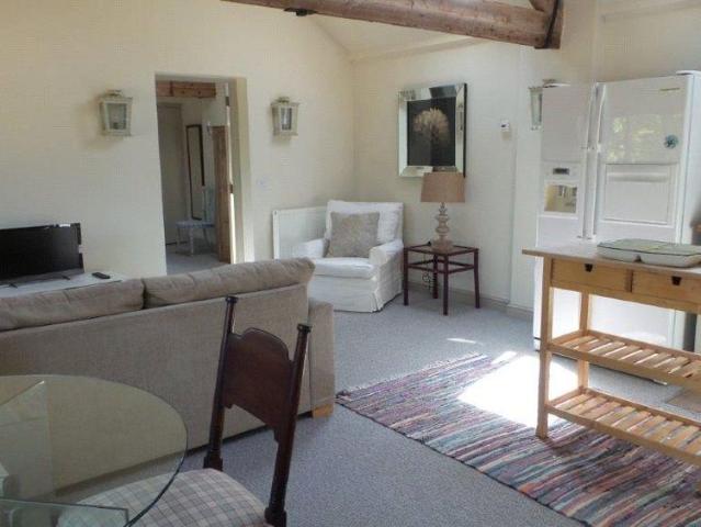 2 bedroom barn conversion to rent