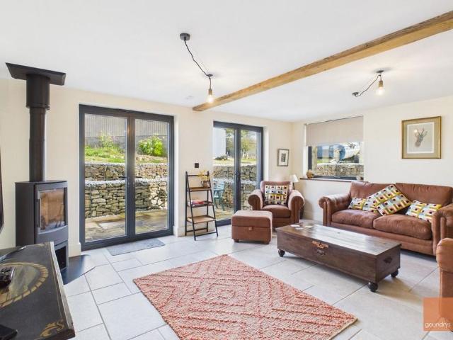 2 bedroom barn conversion to rent