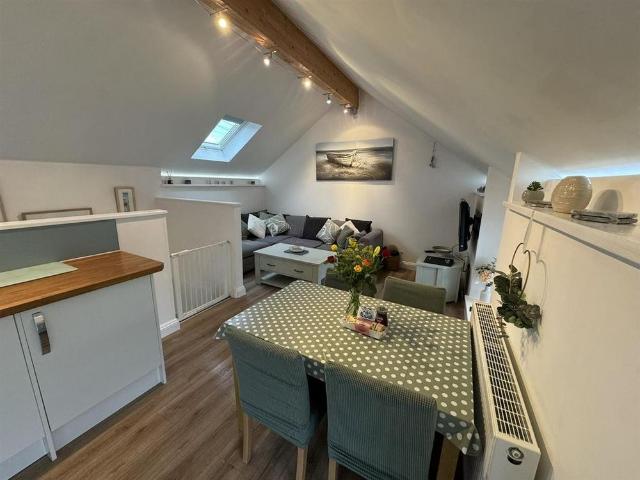 2 bedroom barn conversion to rent