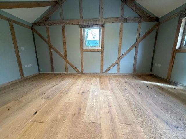 2 bedroom barn conversion to rent