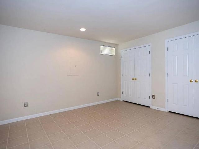 2 bedroom basement for rentt