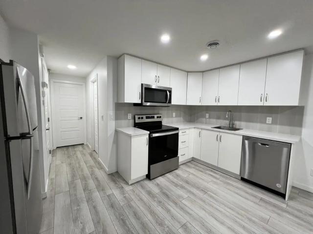 2 Bedroom Basement Suite Tastefully Finished in Great Neighborhood