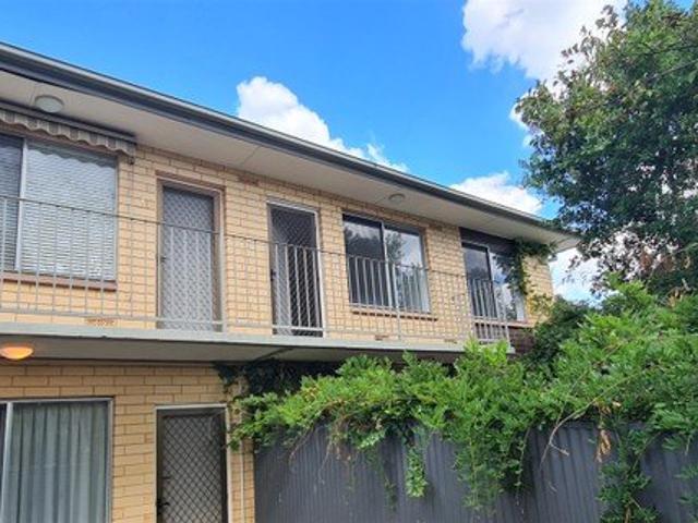 2 Bedroom Beauty In A Highly Sought After Suburb