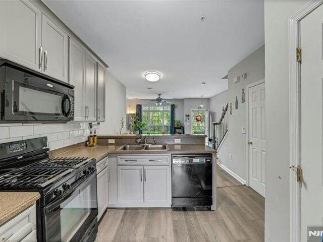 2 bedroom, Belleville NJ 07109 105630368