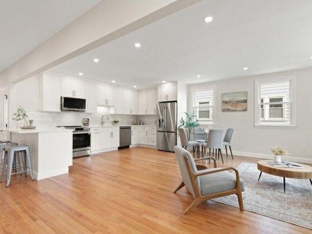 2 bedroom, Belmont MA 02478 105478996