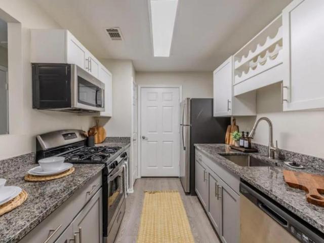 2 bedroom, Biloxi MS 39531 99873074