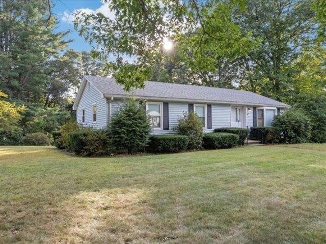 2 bedroom, Blackstone MA 01504 105557886