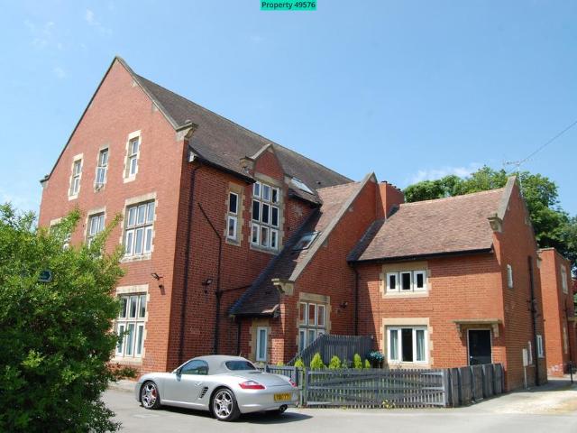 2 bedroom block of apartments to rent
