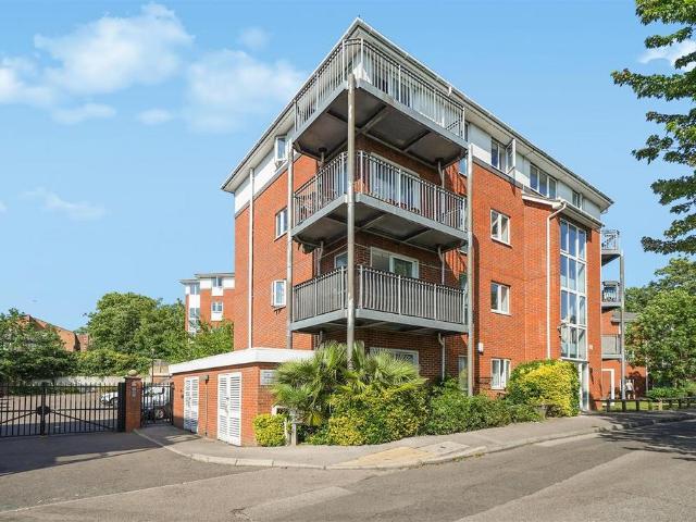 2 bedroom block of apartments to rent
