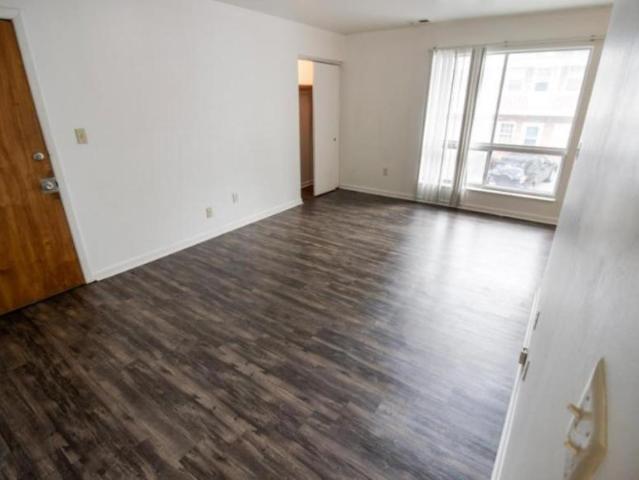 2 bedroom, Bloomington IN 47408 105733844