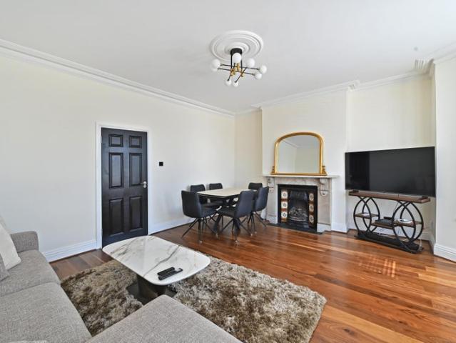 2 bedroom brand new in N13