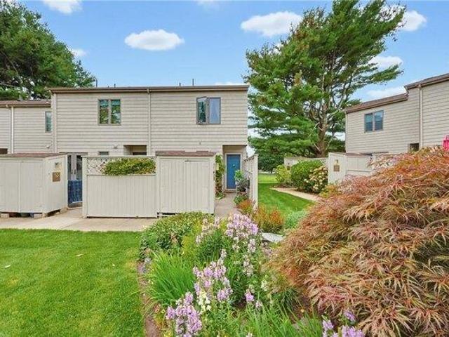 2 bedroom, Bristol RI 02809 105549438