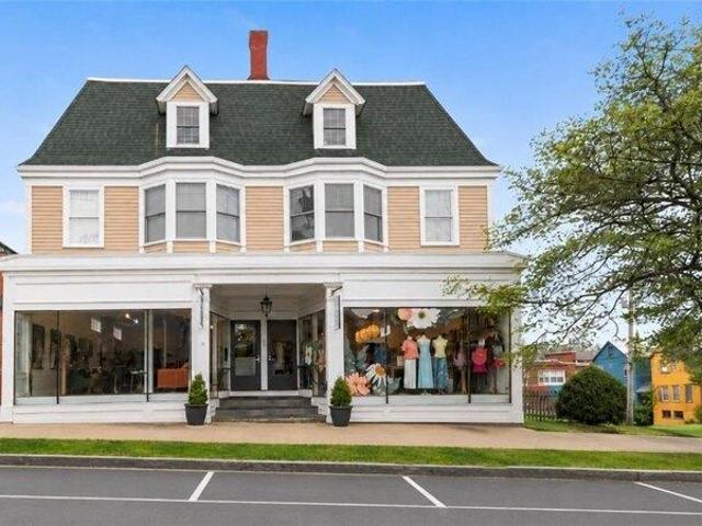 2 bedroom, Bristol RI 02809 105678769