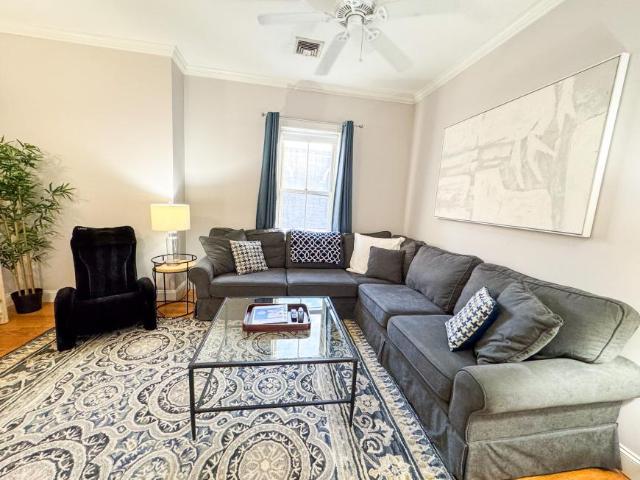 2 bedroom, Brookline MA 02445 98273228