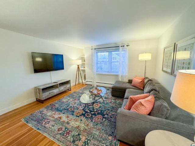 2 bedroom, Brookline MA 02445 98273249