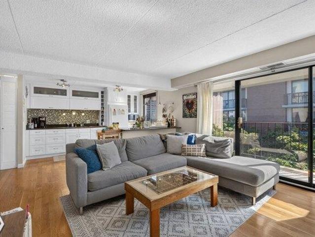 2 bedroom, Brookline MA 02446 105383929