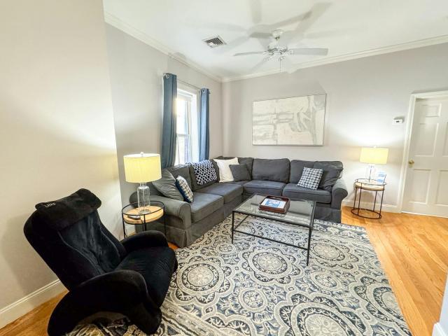2 bedroom, Brookline Brookline 02445 7658 78300183