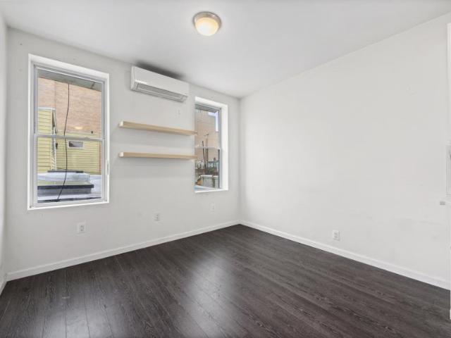 2 bedroom, Brooklyn NY 11211 104930327