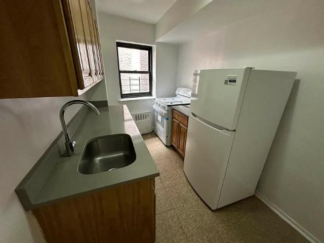 2 bedroom, Bronx NY 10463 LS102211397