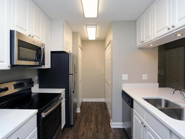2 bedroom, Buffalo Grove IL 60089 104857010