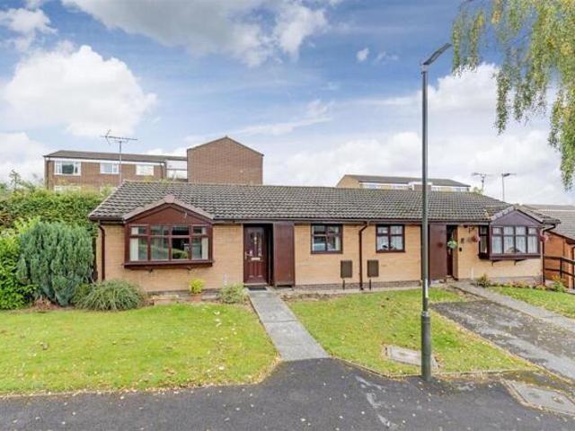 2 Bedroom Bungalow Chesterfield Derbyshire 101677617