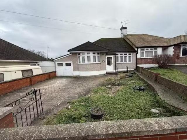 2 bedroom bungalow for rent in Chave Road, DA2