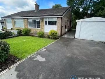 2 bedroom bungalow for rent in Escroft Close, Wyke, Bradford.