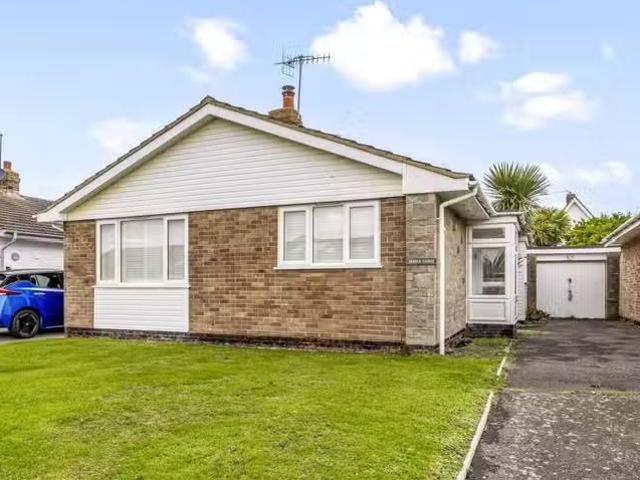 2 bedroom bungalow for rent in Ferring Marine, Ferring, Worthi.