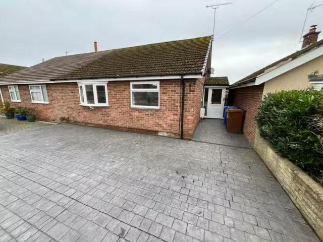 2 bedroom bungalow for rent in Fullbrook Ave, Burton On Trent.