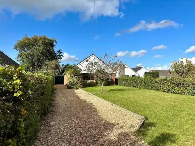 2 bedroom bungalow for rent in Orchard Close, Ringwood, Hampsh.