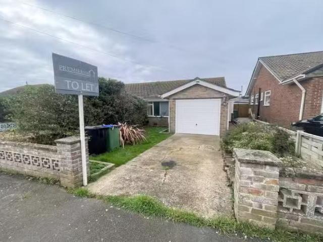 2 bedroom bungalow for rent in Malines Avenue, Peacehaven, BN10