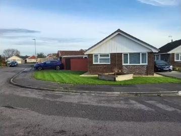 2 bedroom bungalow for rent in Swallow Gardens, Weston Super M.