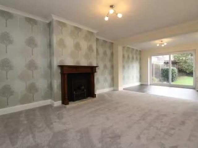 2 bedroom bungalow for rent in Woodland Close, Hutton, CM13