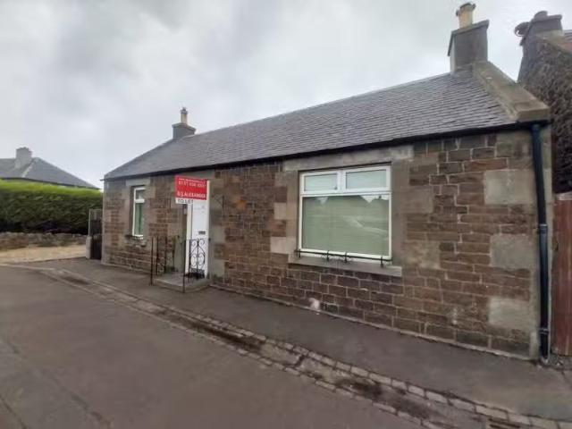 2 bedroom bungalow for rent in Wilkieston, Kirknewton, West Lo.