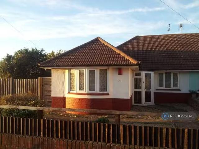 2 bedroom bungalow for rent in The Warren Drive, Westgate On S.