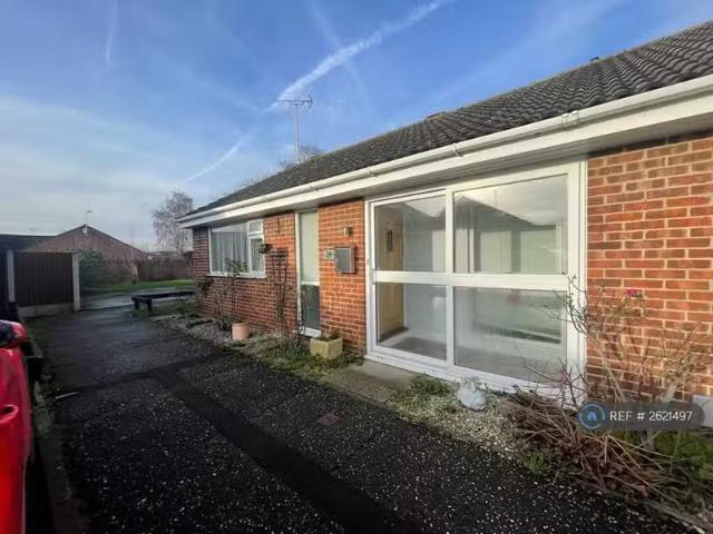 2 bedroom bungalow for rent in Tythe Close, Chelmsford, CM1