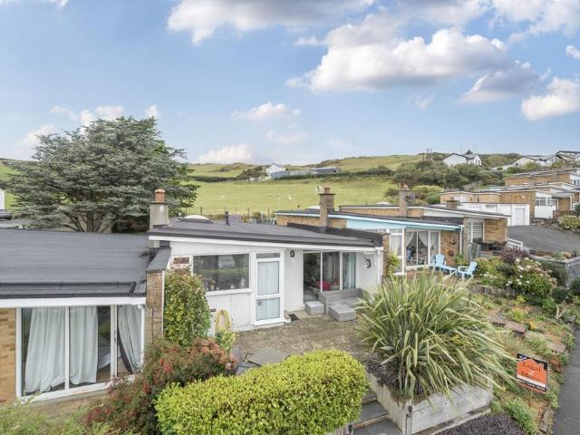2 bedroom bungalow for sale