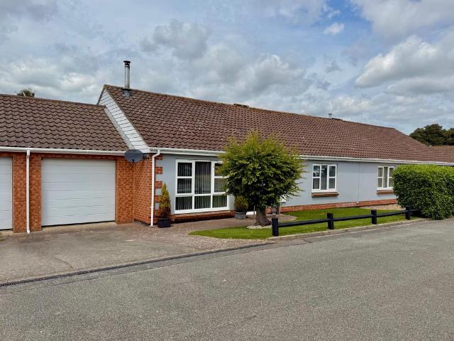 2 bedroom bungalow for sale