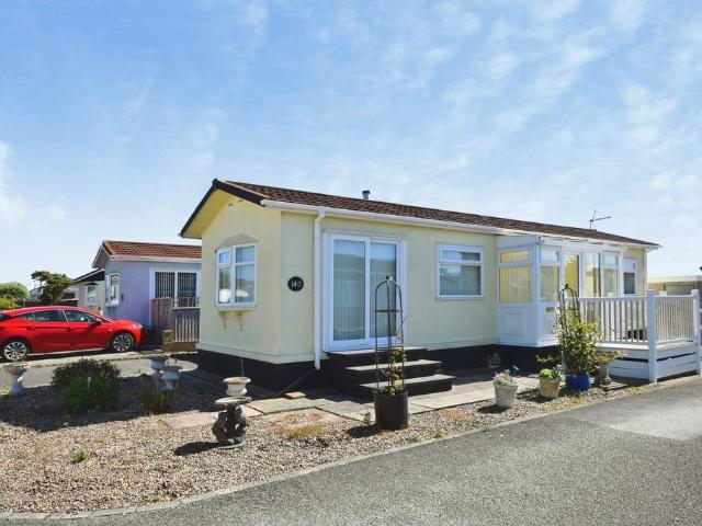 2 bedroom bungalow for sale