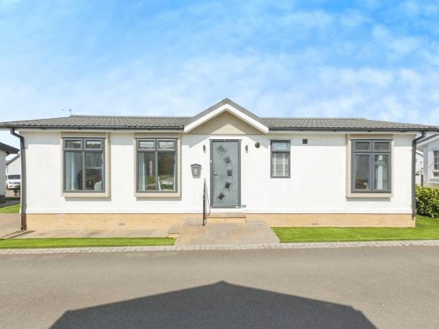 2 bedroom bungalow for sale