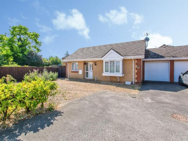 2 bedroom bungalow for sale