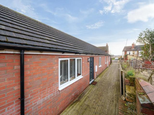 2 bedroom bungalow for sale